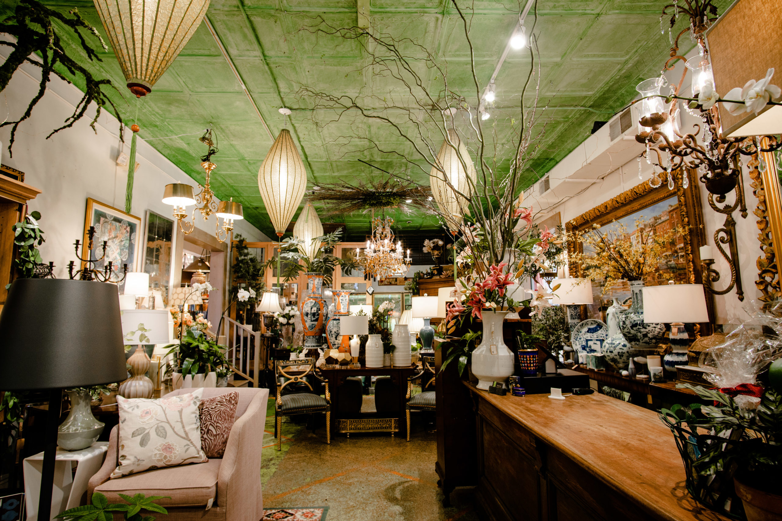 Grassy Knoll, a floral and interior designer in High Point, NC has a gift shop and expert in High Point.